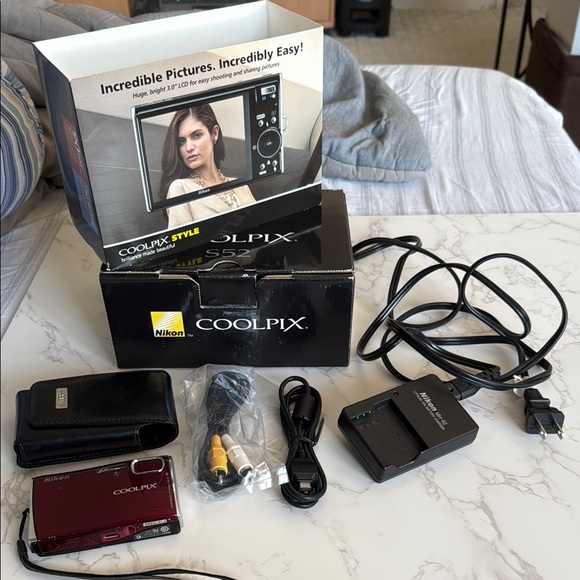 Other - Nikon Coolpix S52 Red Camera